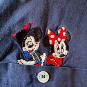 Mickey Mouse Embroidered Mickey & Friends Button Down Long Sleeve Shirt -‎ M